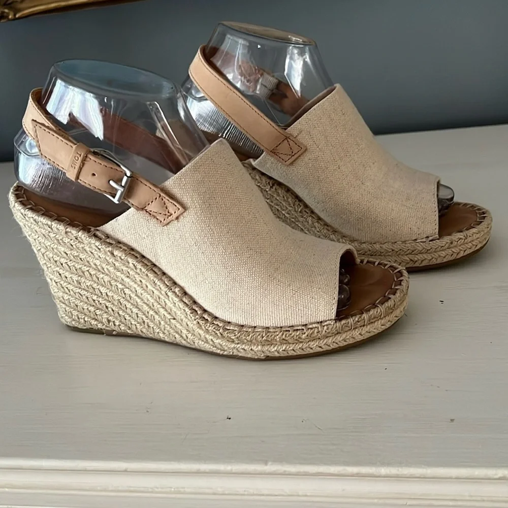 Tom’s Beige Canvas Tan Buckle Strap Raffia Platform Wedge Peep Toe Sandals 8.5